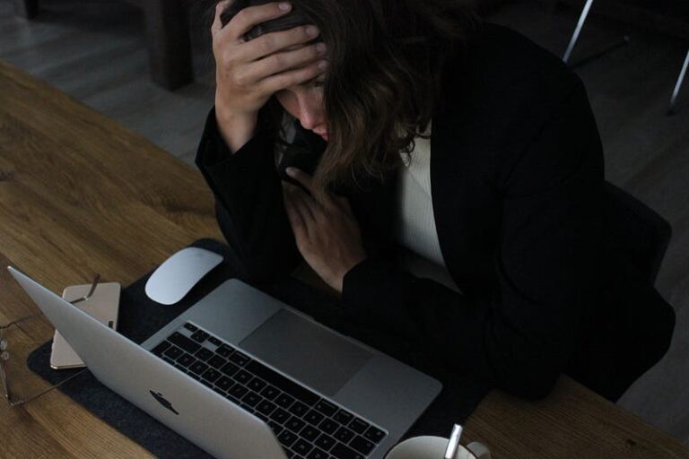 Why People Stay Too Long in A Toxic Relationship when you leave a toxic relationship Why People Stay Too Long in A Toxic Relationship when you leave a toxic relationship