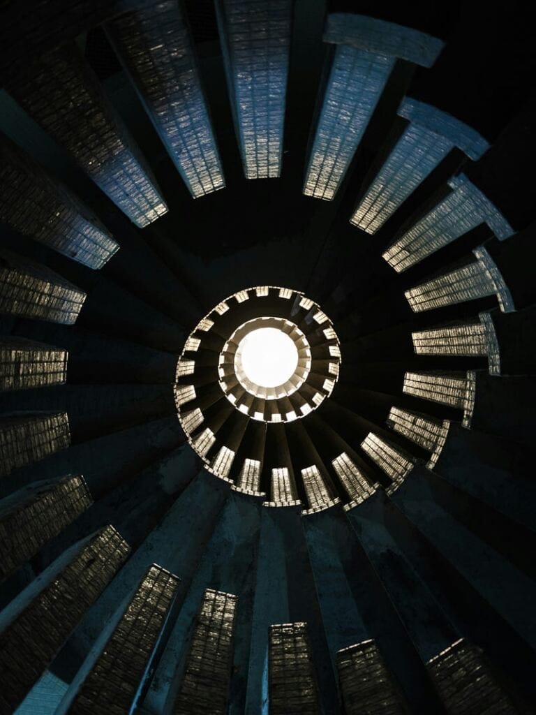 How to Stop the Spiral of Negative Thinking After Leaving an Abusive Relationship? toxic relationship: what does it really mean when you dream about your ex? How to Stop the Spiral of Negative Thinking After Leaving an Abusive Relationship? toxic relationship: what does it really mean when you dream about your ex?