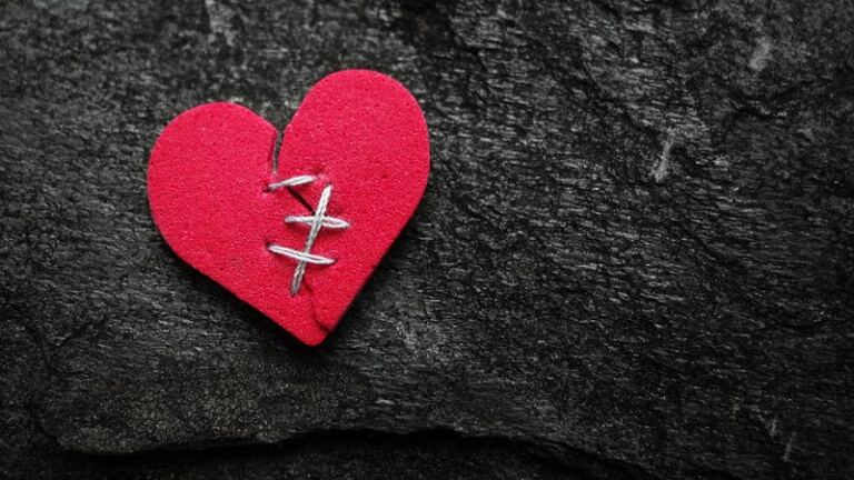 How to Move On from a Toxic Relationship for Good when you leave a toxic relationship How to Move On from a Toxic Relationship for Good when you leave a toxic relationship