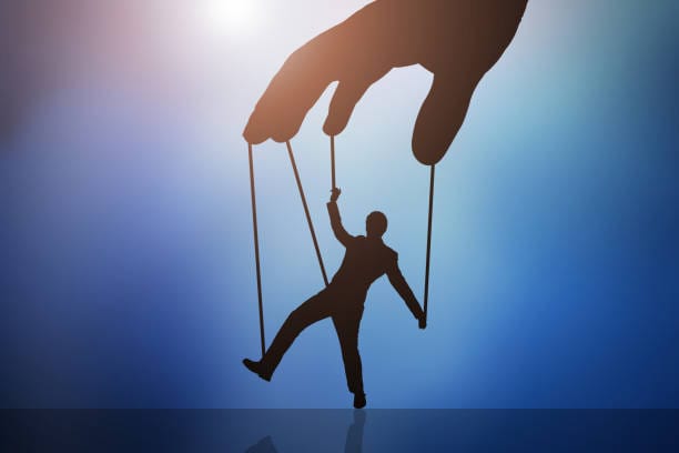 Manipulation 101: A Comprehensive Guide to Manipulation Techniques in Toxic Relationships